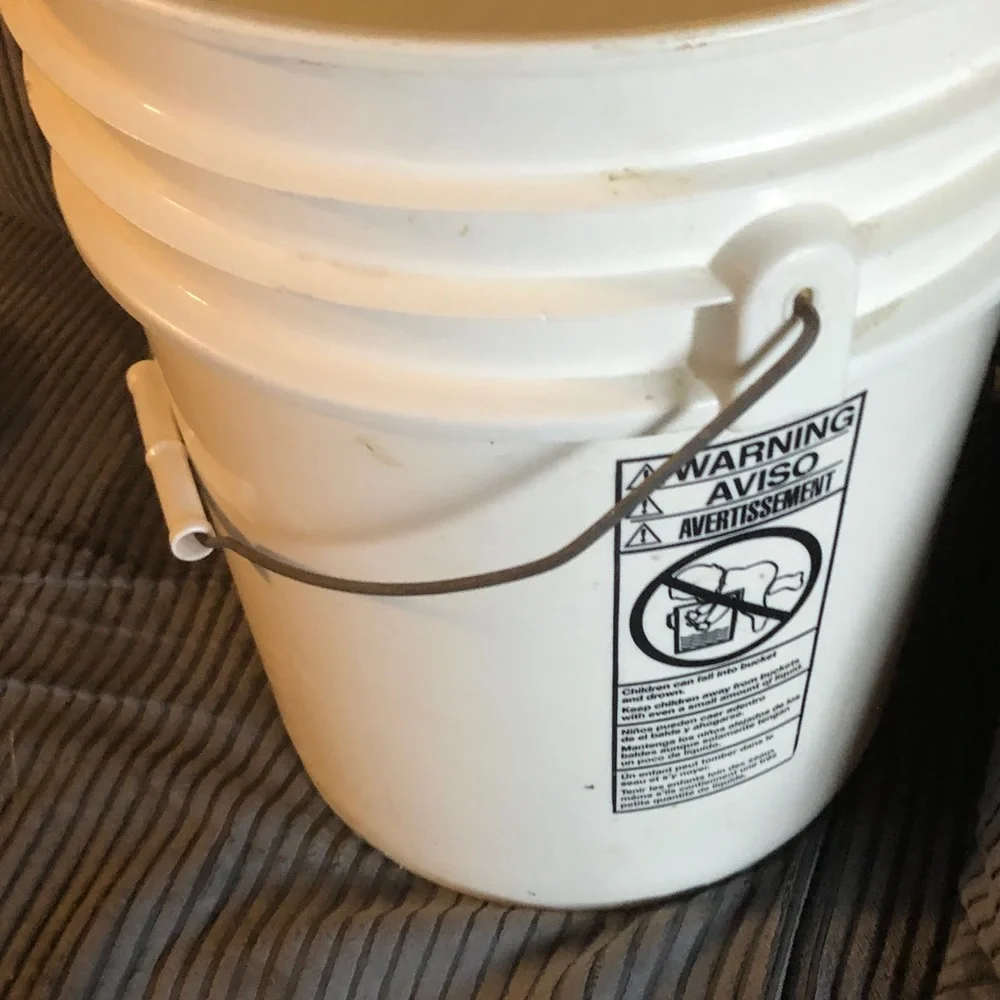 Freestone White Bucket - White